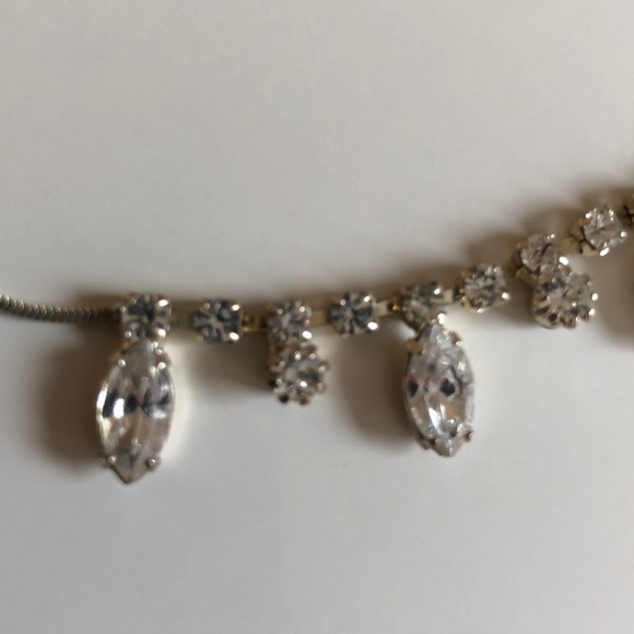 Rhinestone necklace and earrings - Picture 3 of 4